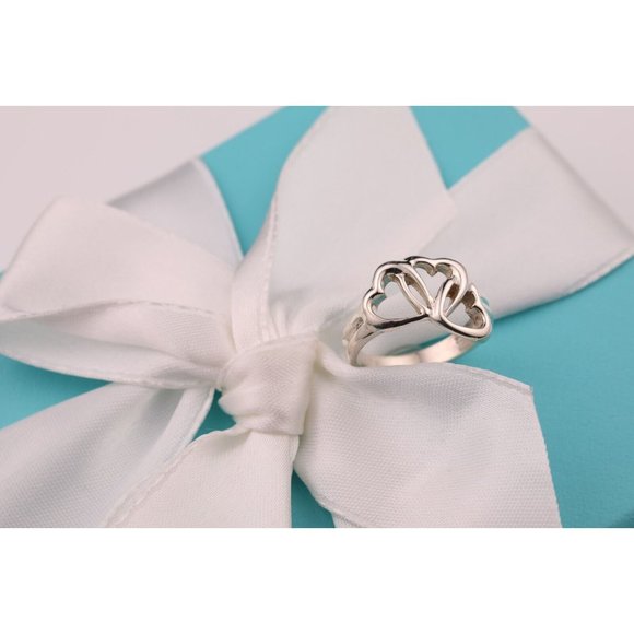 Tiffany & Co. Vintage Triple Heart Ring in Sterling Silver - Picture 2 of 6